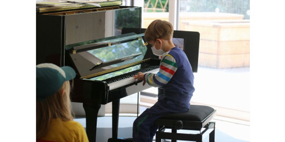 Übergabe Klavier Beschstein-Stiftung