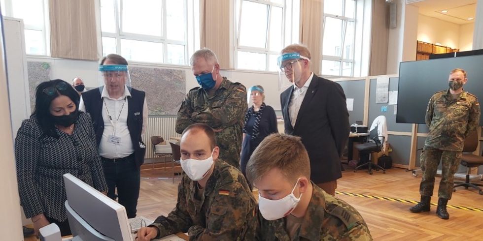 Bundeswehrsoldaten unterstützen Gesundheitsamt Mitte bei der Kontaktverfolgung
