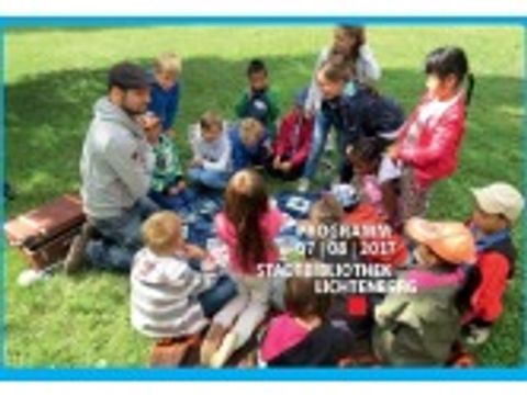 Bibliotheksprogramm Lichtenberg Juli und Augsut 2017 - Titelbild "Lesen im Park"