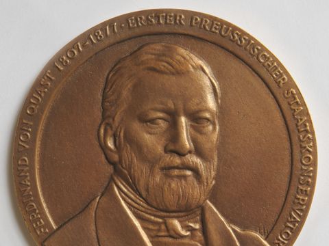 Ferdinand-von-Quast-Medaille aus Bronze, Vorderseite