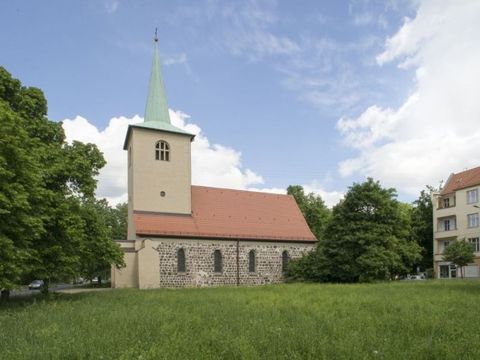Bildvergrößerung: Alte Pfarrkirche Lichtenberg am Loeperplatz