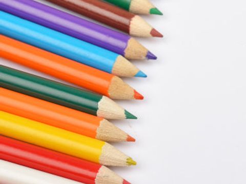 Viele farbiger Bleistifte