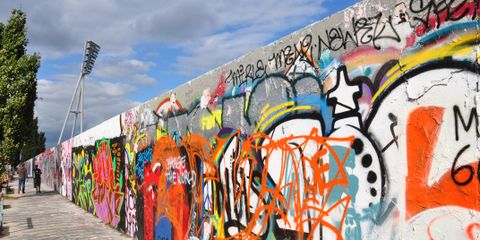 Berliner Mauer mit Graffitti