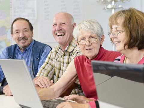 Senioren aktiv im Internet