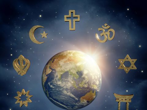Weltkugel umgeben von religiösen Symbolen