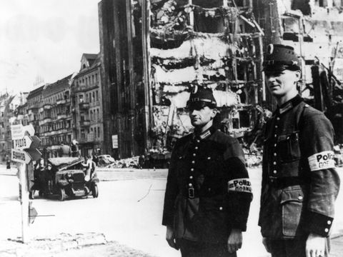 Polizisten 1945