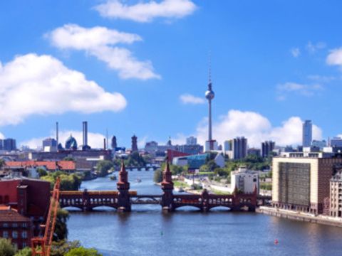 Ansicht von Berlin mit Spree und Fernsehturm