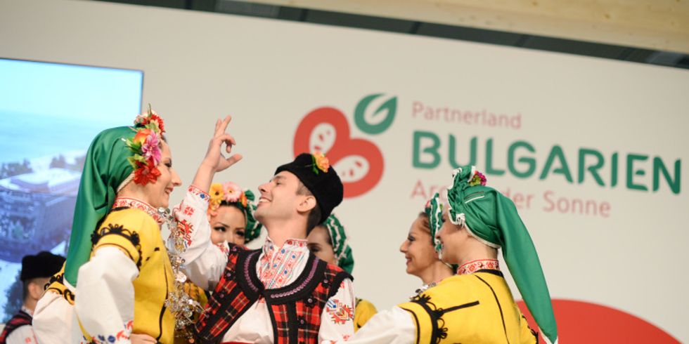 Das Nationale Folkore-Ensemble des Partnerlandes Bulgarien eröffnete die Grüne Woche 2018