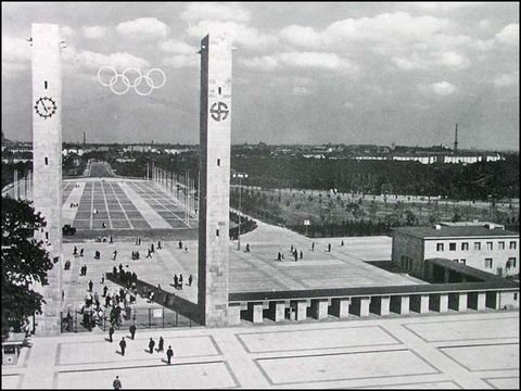 Reichssportfeld, Eingangsachse, aus: Das Reichssportfeld, 1936