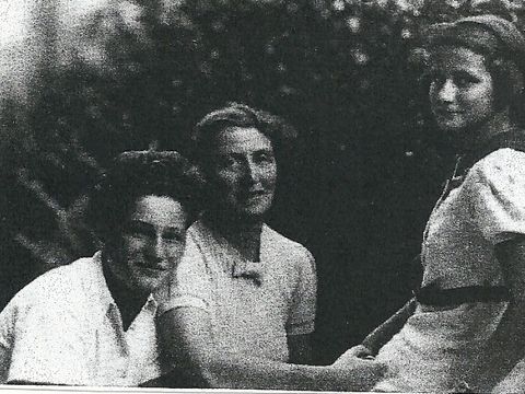 Ella Shetzer mit Sohn Joram und Tochter Renate, etwa 1936 in Berlin