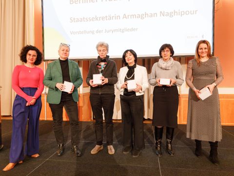 Staatssekretärin Naghipour mit einigen den Jury Mitgliedern, Foto: Stefan Wieland