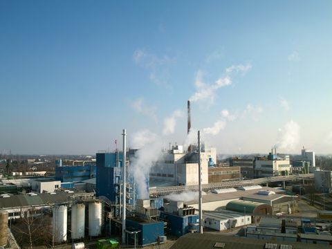 Blick über ein Industriegebiet