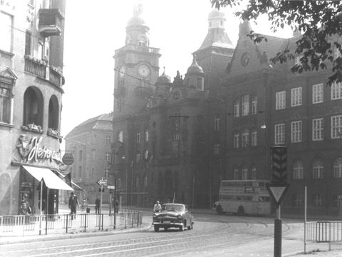 Breite Straße vor dem Rathaus 1989