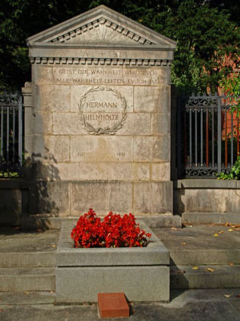 Ehrengrab von Hermann Ludwig Ferdinand von Helmholtz