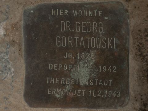 Bildvergrößerung: Stolperstein Dr. Georg Gortatowski