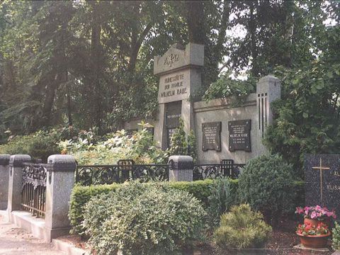 Bildvergrößerung: Friedhof Lübars Erbbegräbnis der Familie Rabe