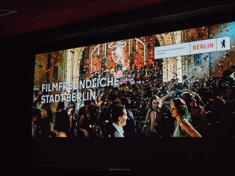 Kinoleinwand: Eröffnunsbild filmfreundliche Stadt