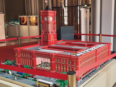 LEGO-Modell des Roten Rathauses