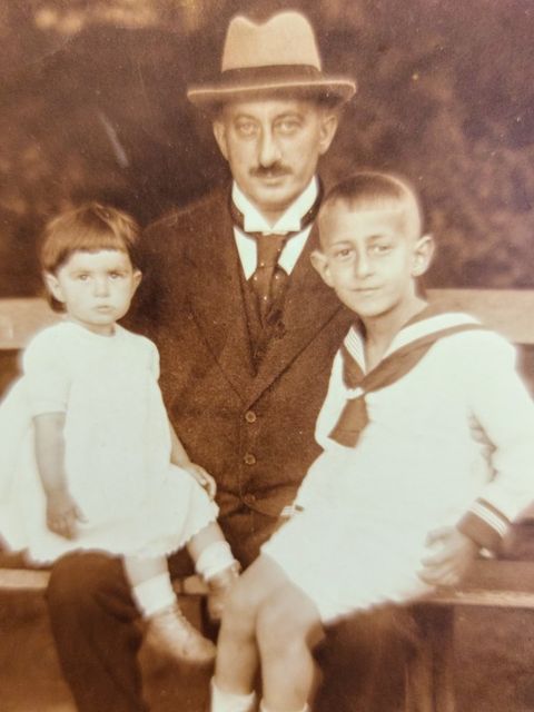 Bildvergrößerung: Martin mit seinen Kindern Curt und Hildegard