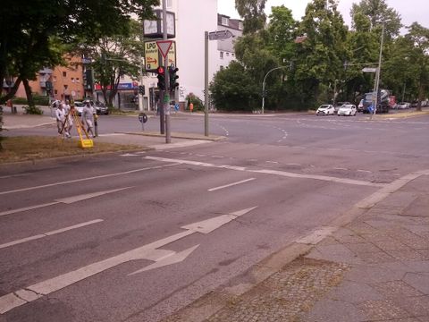 Bildvergrößerung: Eindrücke vor der Baumaßnahme - Beispiel Fahrbahnzustand Klingsorstraße