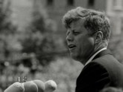 John F. Kennedy bei Ansprache vor dem Rathaus Schöneberg