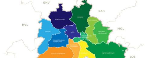 Berlin-Karte mit farbiger Darstellung der Bezirke