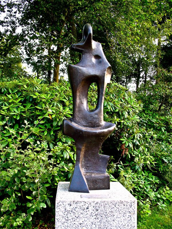 René Graetz: upright figure no.9, Plastik, Bronze, 1971