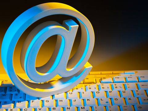 E-Mail Zeichen und Computer Tastatur