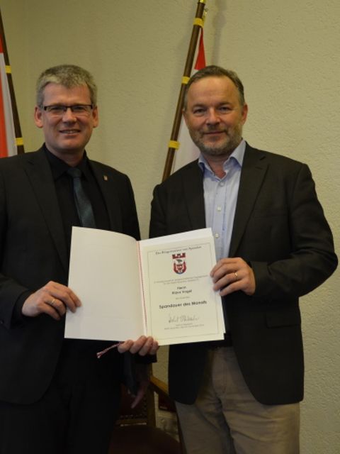 Bildvergrößerung: Bezirksbürgermeister Helmut Kleebank und Klaus Vogel