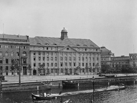 AEG-Hauptverwaltung in Berlin-Mitte, 1905-1907, erbaut von dem jüdischen Architekten Alfred Messel