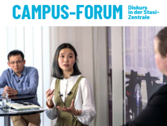 Cover Campus-Forum 2022; Podium beim Campus-Forum 2021 
