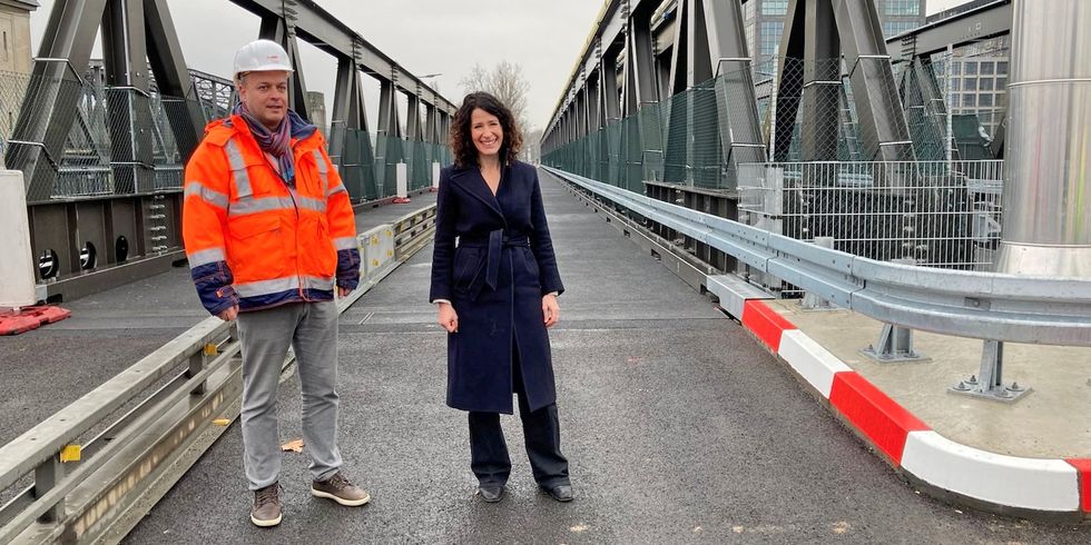 Elsenbrücke: Behelfsbrücke über Spree für den Verkehr freigegeben