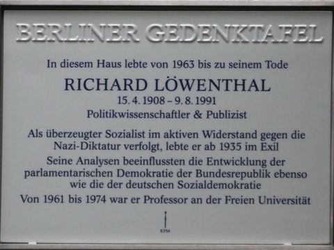 Bildvergrößerung: Gedenktafel für Richard Löwenthal