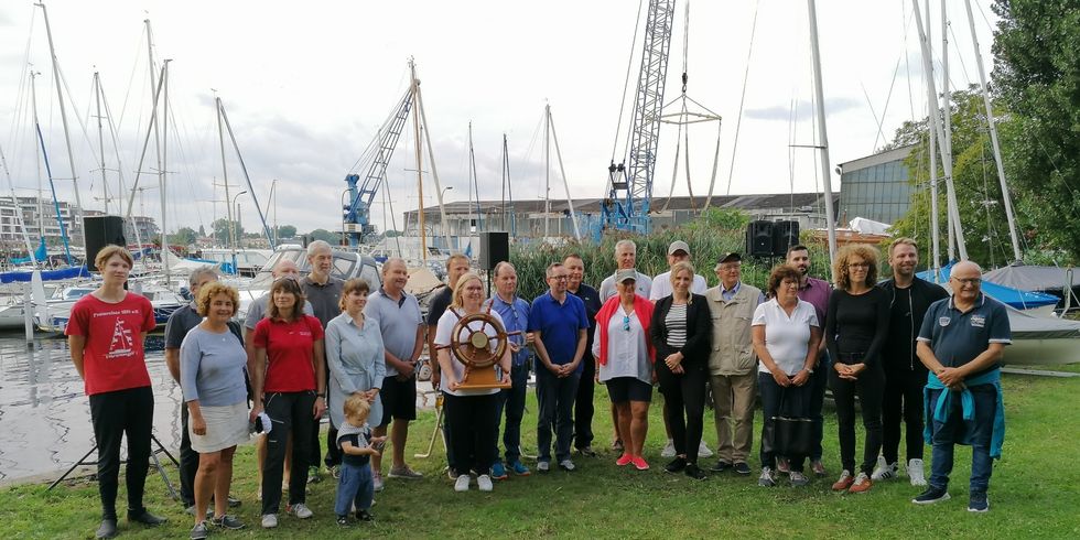 Gruppenfoto der Teilnehmenden an der Bürgermeisterregatta 2022