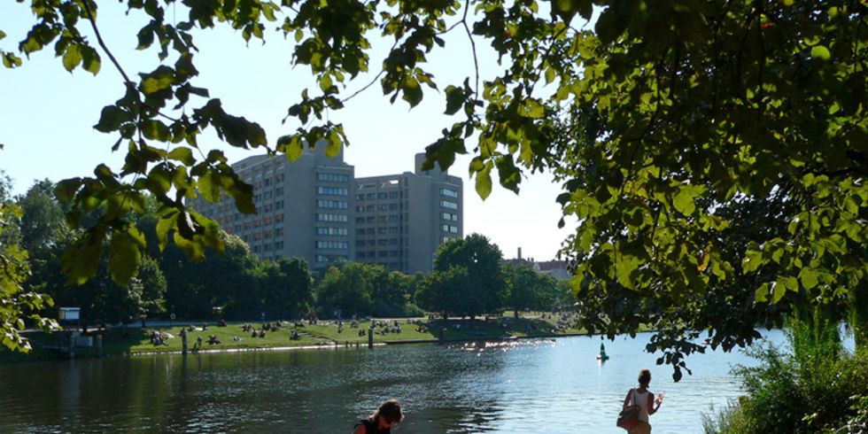 Landwehrkanal Nordufer, Blick zum Urban-Krankenhaus