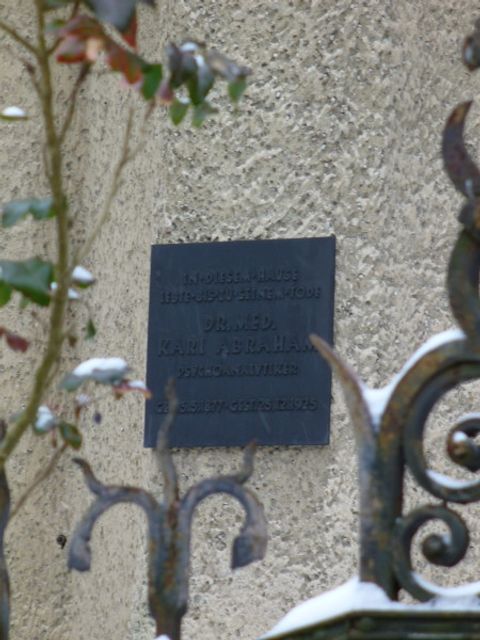 Gedenktafel für Karl Abraham, Bismarckallee 14, Foto: KHMM