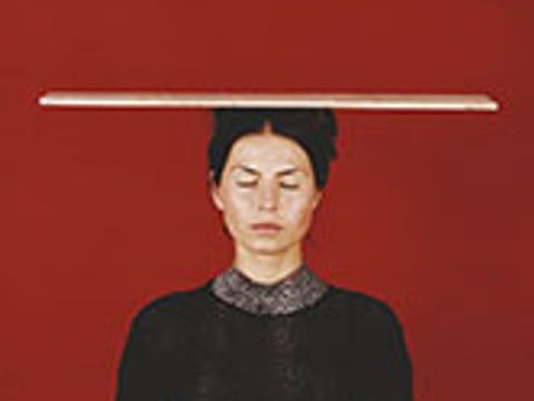 Katharina Mayer: „Tetjana mit Brett blind ohne“, aus der Serie „Servir et disparaître“, 2002
