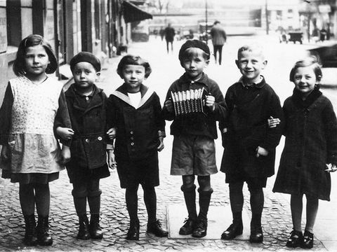 Kinder in der Immanuelkirchstraße, 1932