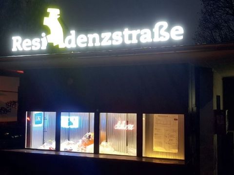 Bildvergrößerung: Der Kiosk an der Residenzstraße am Eingang zum Schäfersee wird zum temporären Ausstellungspavillon.