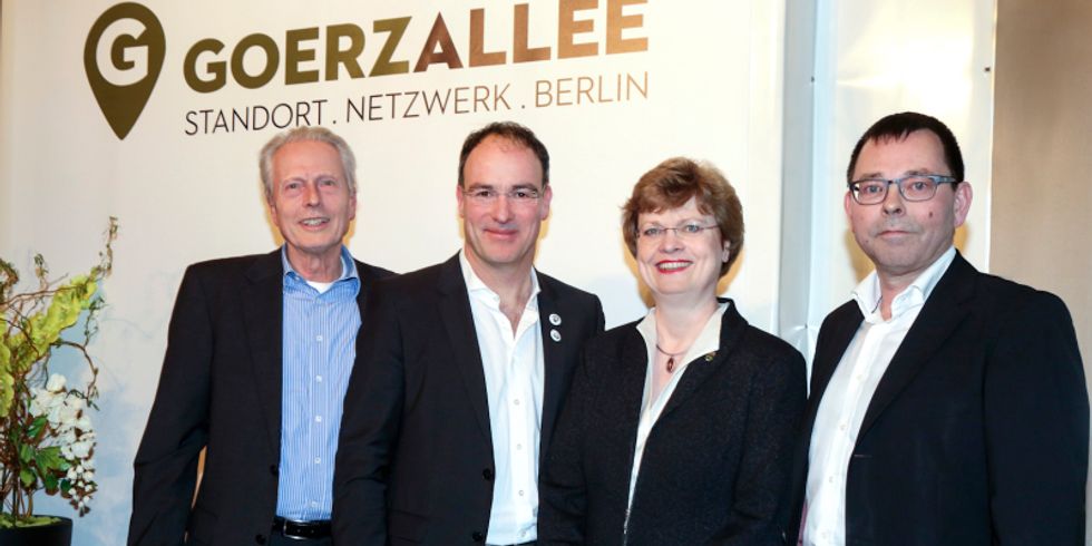 Gruppenbild vor dem GORZALLEE e.V. Logo, v.l.n.r.: Dr. Baumgarten, Schobinger, Richter-Kotowski, Herrmann.