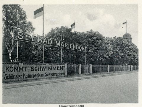 Bildvergrößerung: Eingang des Seebads Mariendorf