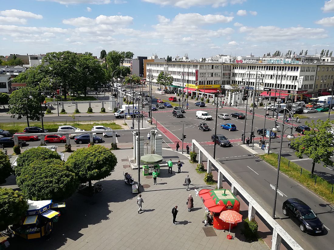 Kurt-Schumacher-Platz, 2020, Blick vom Einkaufszentrum "Clou" 