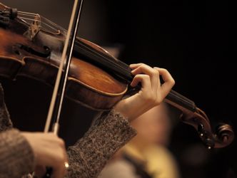 Mädchen_spielt_Geige