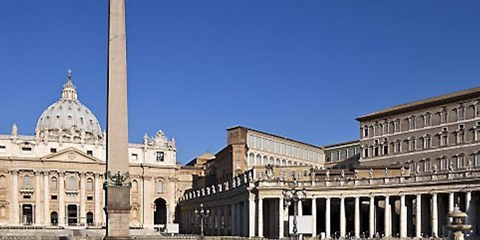 Blick auf den Petersdom in Rom