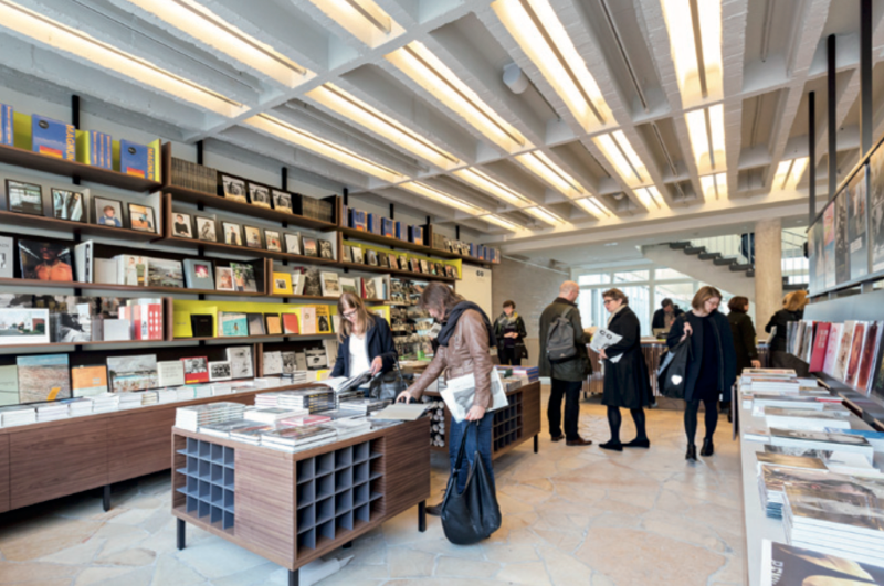 Bildvergrößerung: Der Bookshop im Amerika Haus