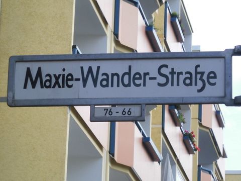 Starßenschild in Hellersdorf