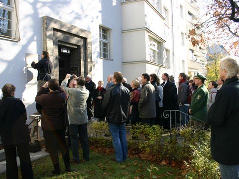 Enthüllung der Gedenktafel für Günter von Drenkmann am 24.10.2008, Foto: Alexander Sempf, SPD Neu-Westend