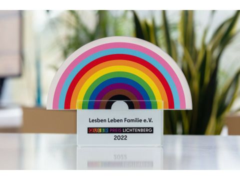 Trophäe des Queer Preises Lichtenberg 2022