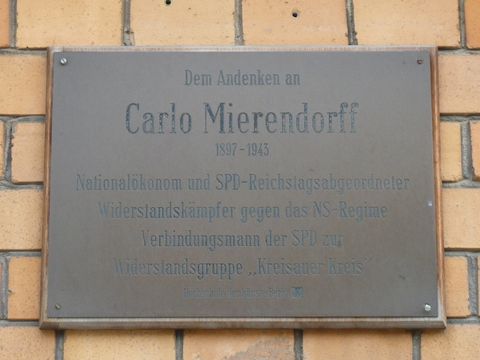 Bildvergrößerung Gedenktafel für Carlo Mierendorff, 8.9.2010, Foto: KHMM
