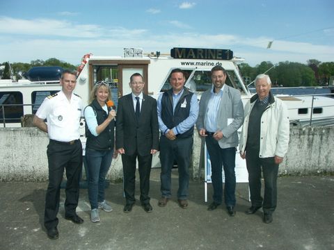 Bildvergrößerung: Bezirksbürgermeister Igel und Bezirksstadtrat Vogel auf dem Wassersportfest